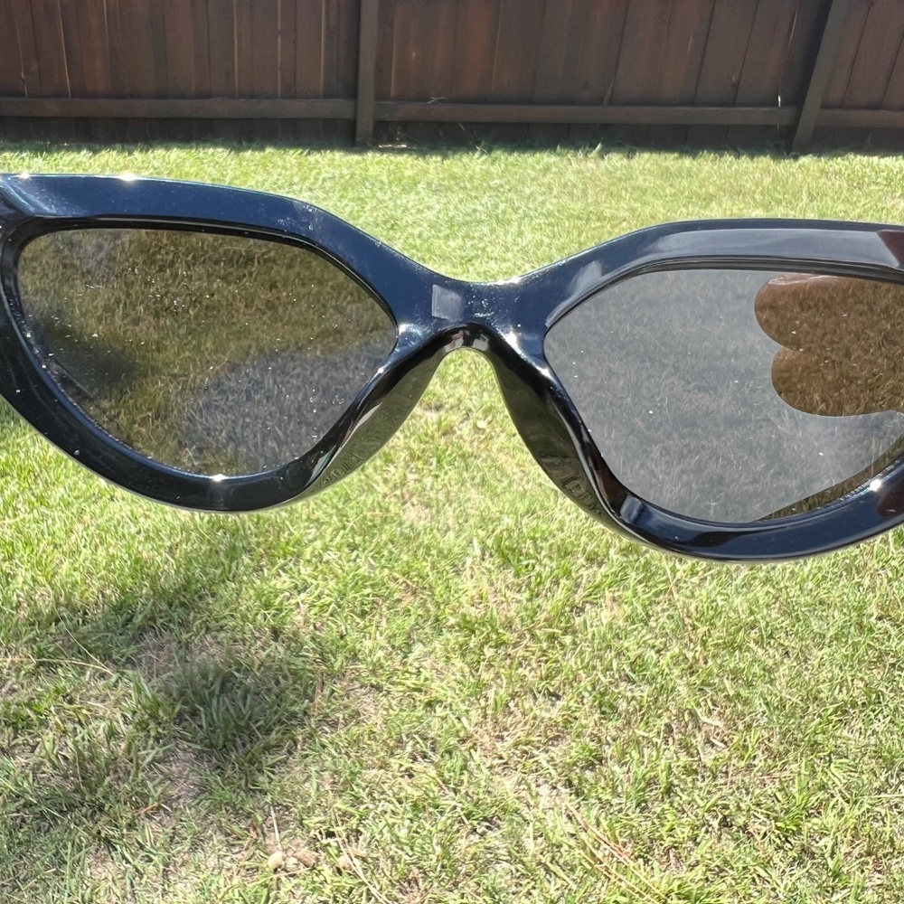 Louis Vuitton Cat Eye Sunglasses Black - Authentic - Picture 2 of 16